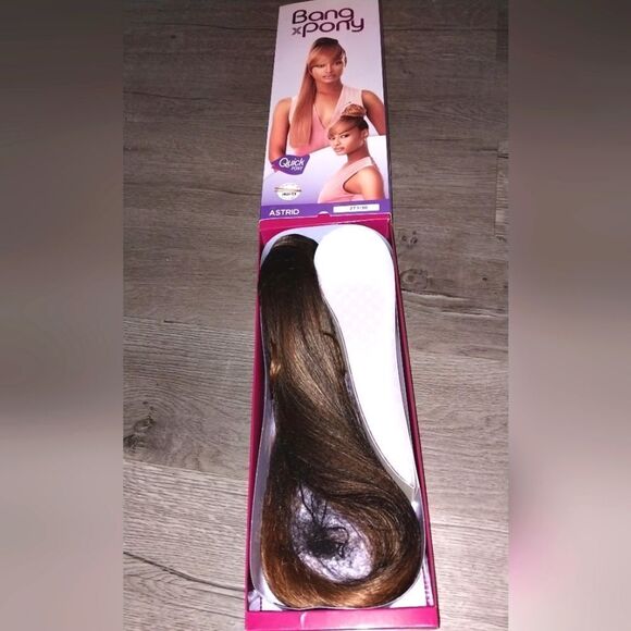 Beautiful bang and ponytail quick weave wig color 2T1/30 hair - Picture 5 of 10